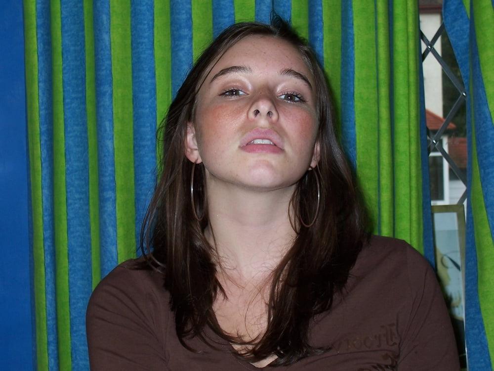25P Web Slut Maribel