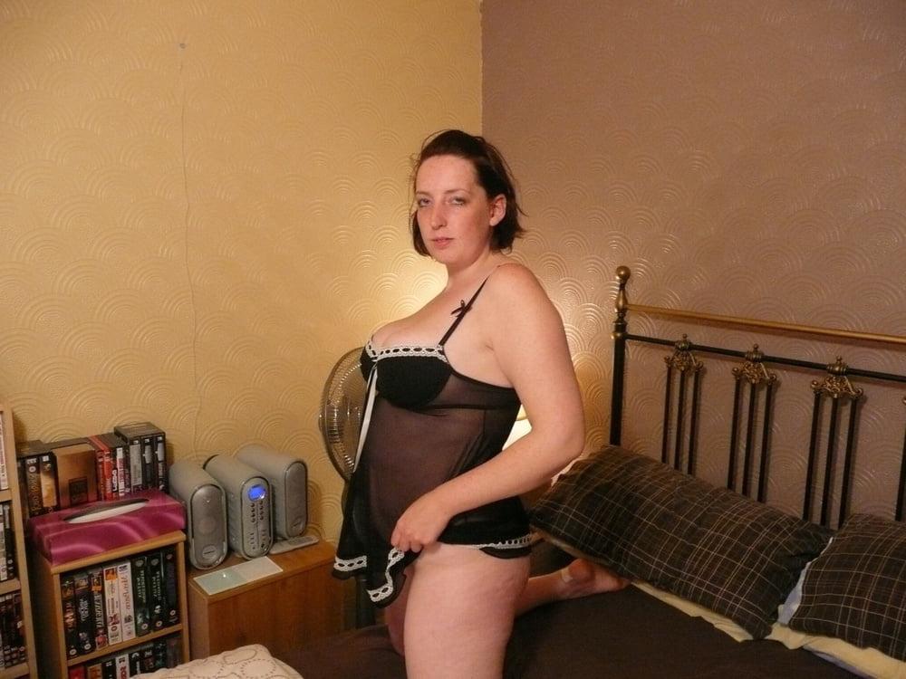23P UK Slut Wife Two