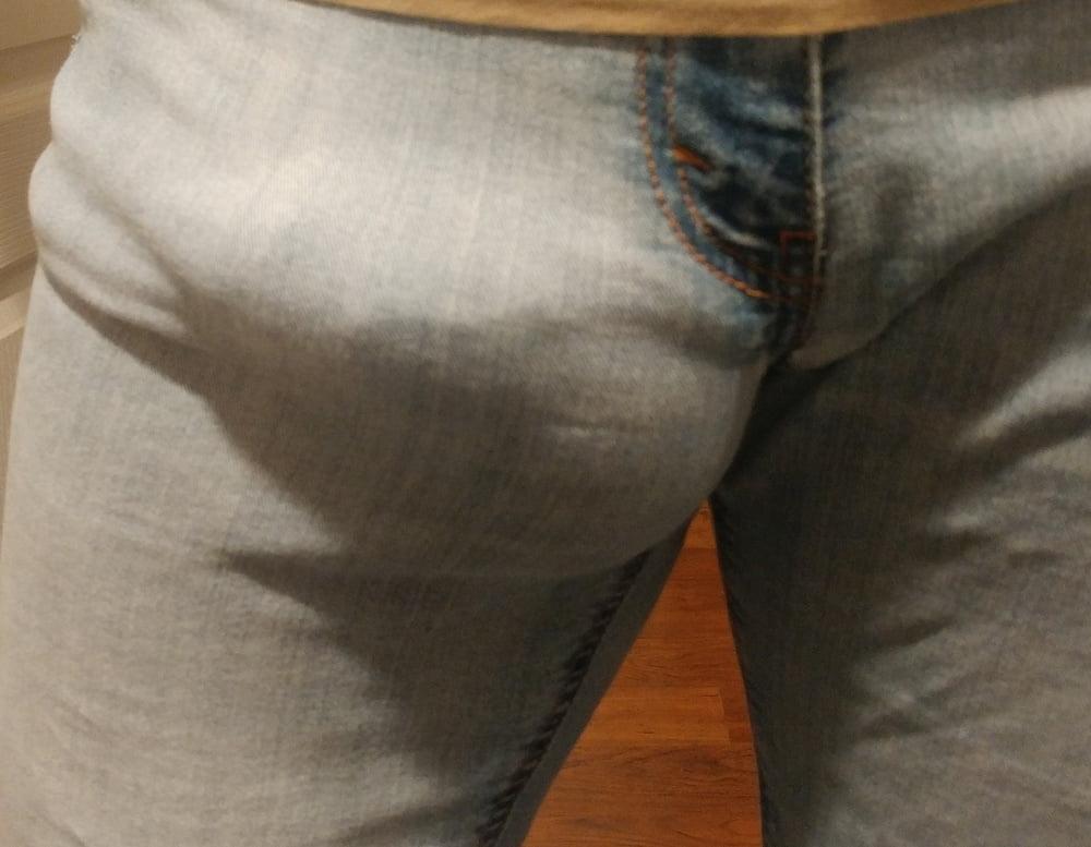8P Slut cruising jeans.