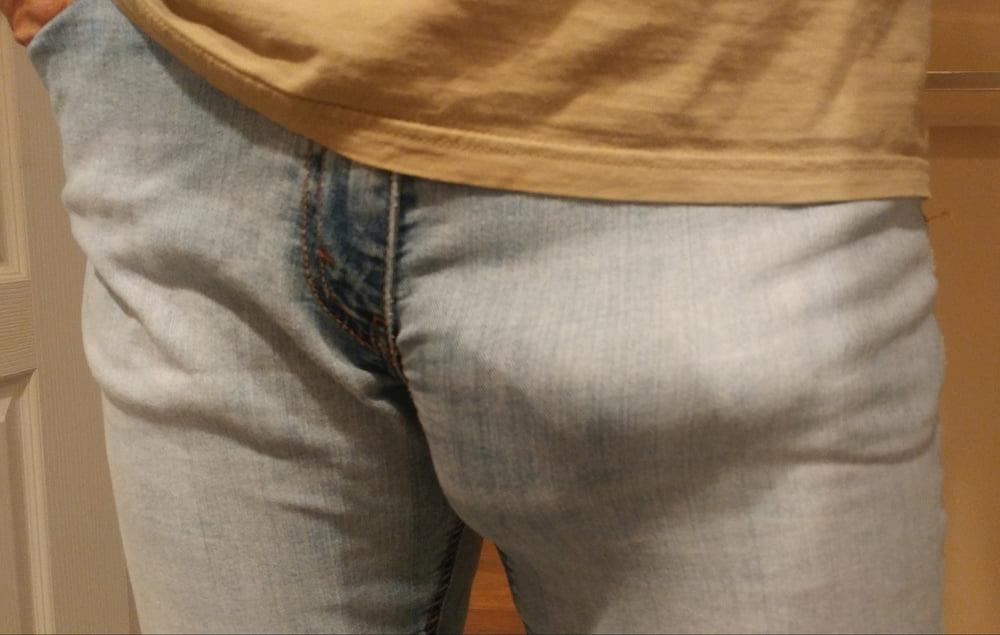8P Slut cruising jeans.