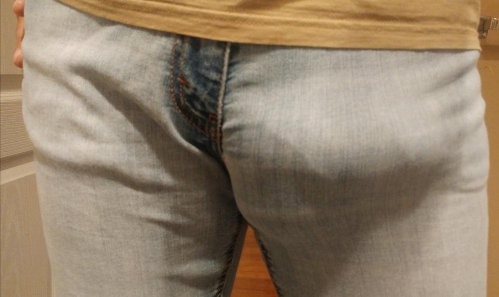 8P Slut cruising jeans.