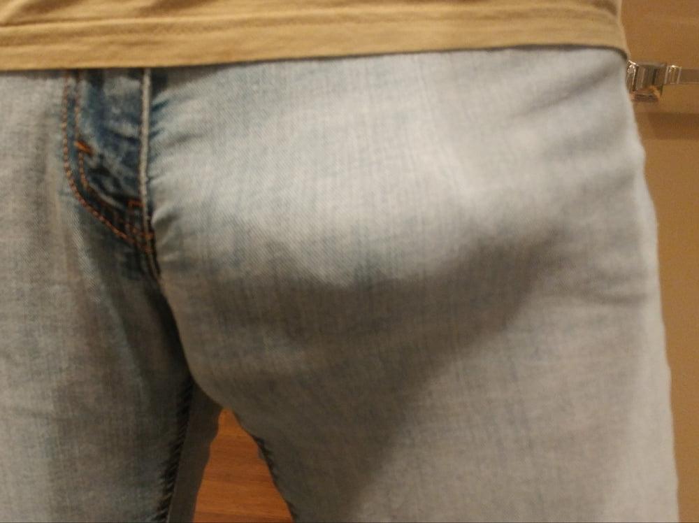 8P Slut cruising jeans.