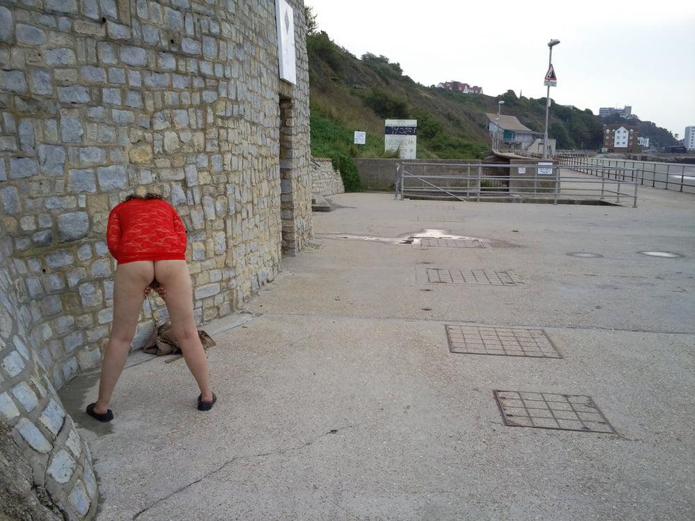 25P 9. UK wife poses nude for hubby