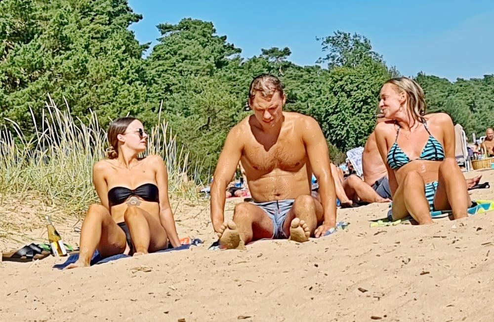 25P Swedish beach slut nice spread