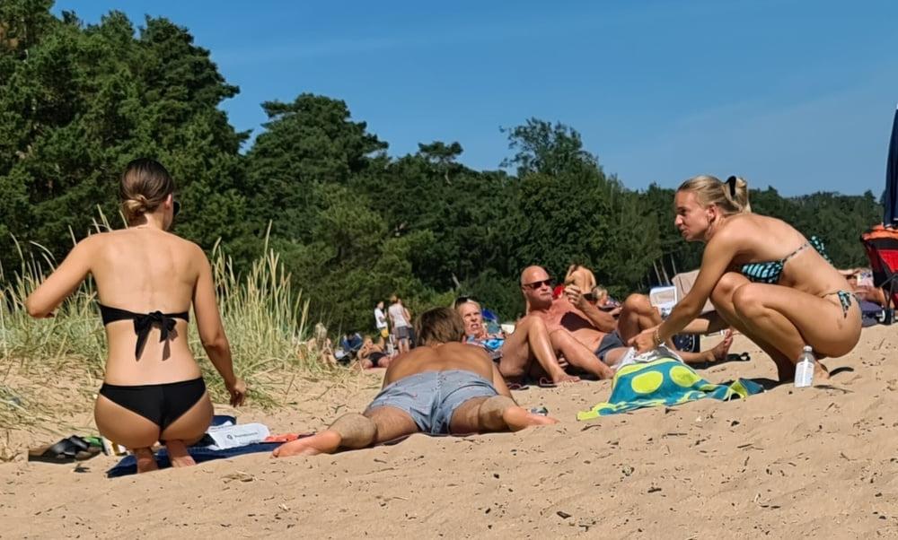 25P Swedish beach slut nice spread