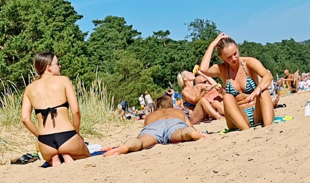 25P Swedish beach slut nice spread