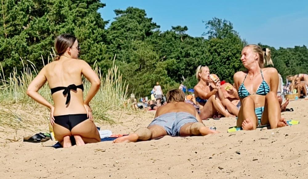 25P Swedish beach slut nice spread
