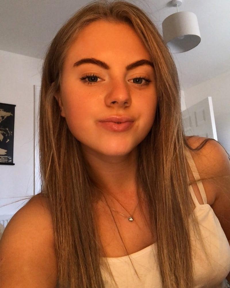25P Chav slut Aimee