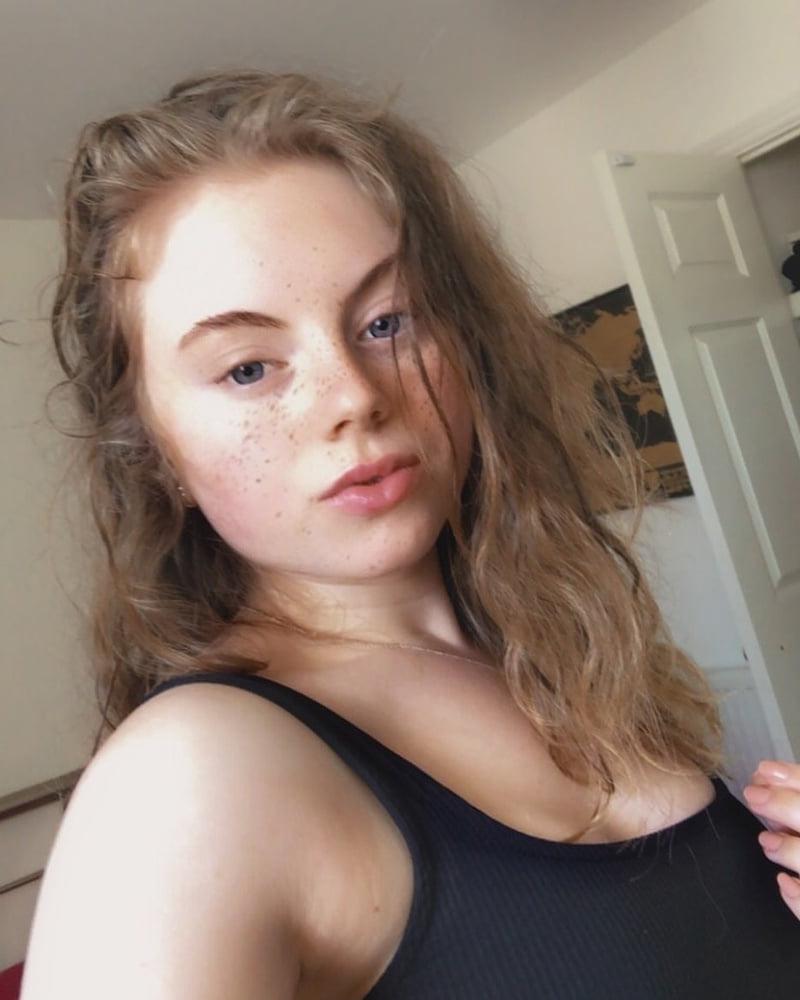 25P Chav slut Aimee