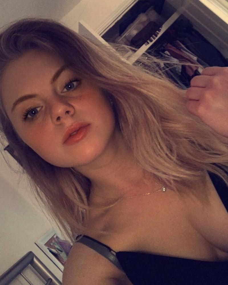 25P Chav slut Aimee