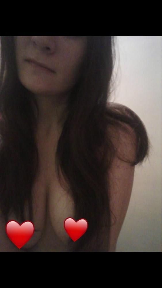 25P Slut Carla Exposed