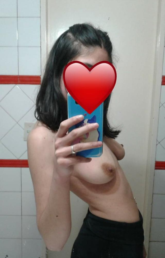 25P Slut Carla Exposed
