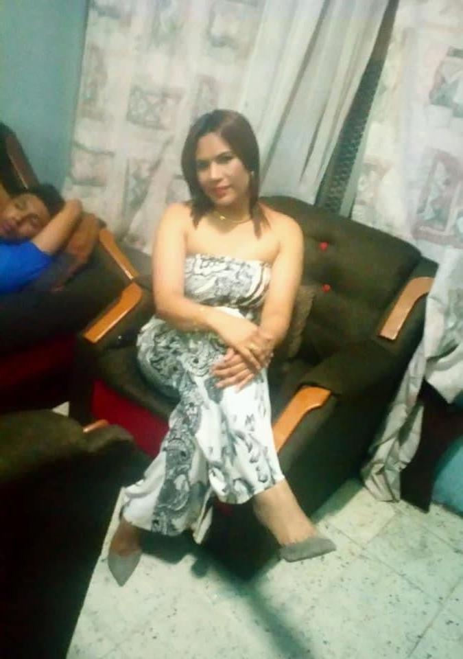 25P Beautiful skinny mom slut