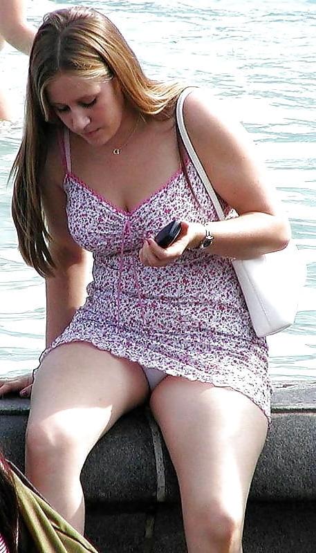 25P Candid young slut : upskirt IX
