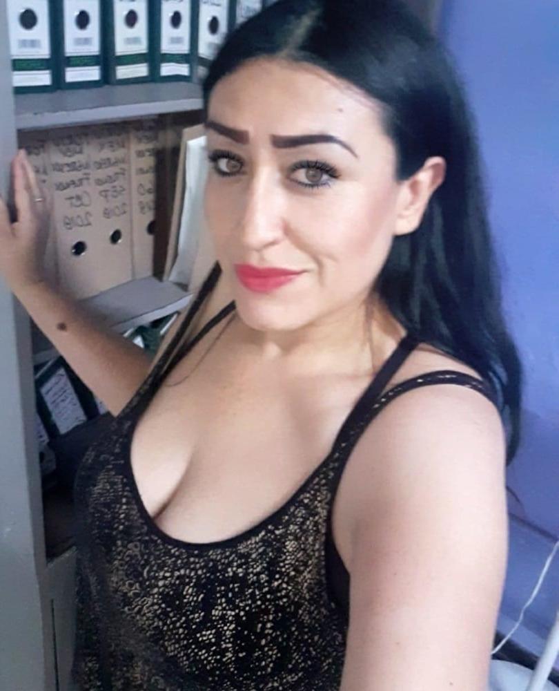 25P Delicious Mature Mom