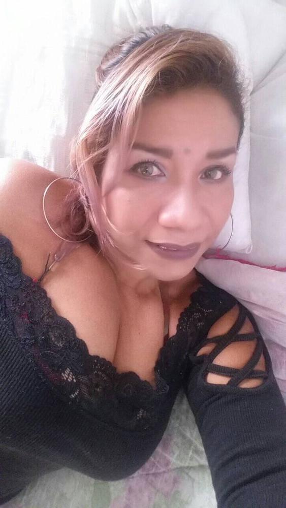 25P Delicious Mature Mom