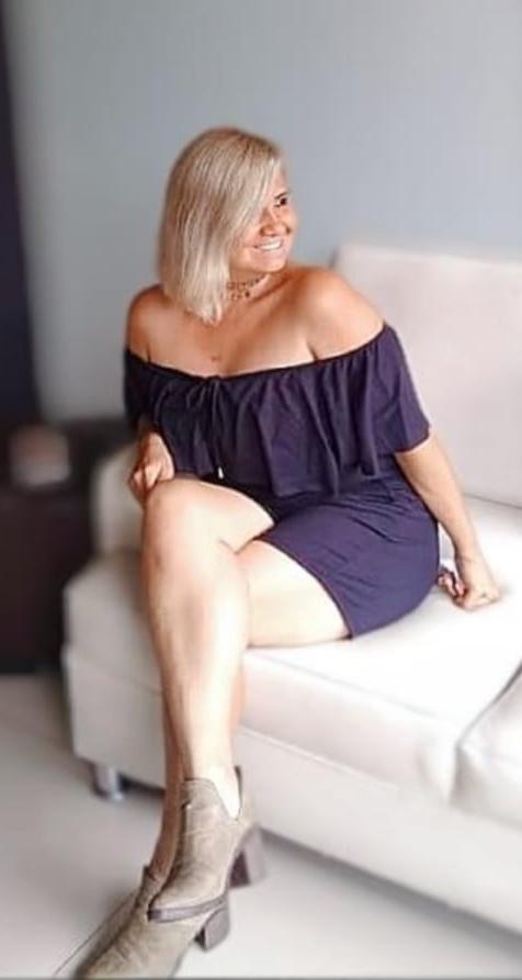 25P Delicious Mature Mom