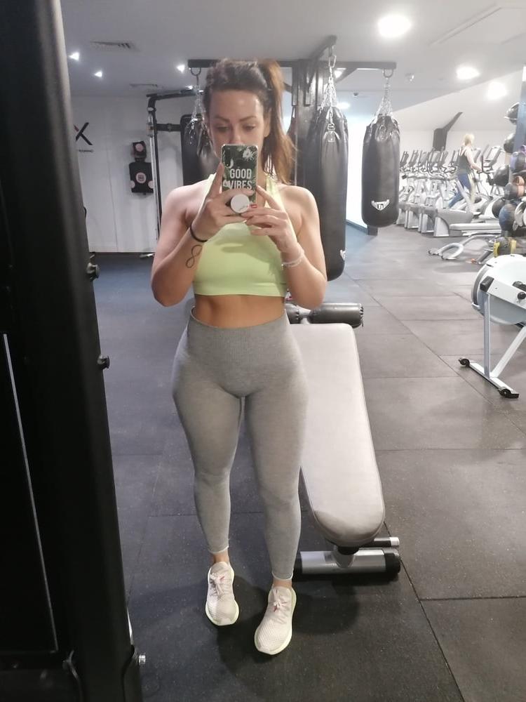 8P Carol. sexy UK MILF Slut