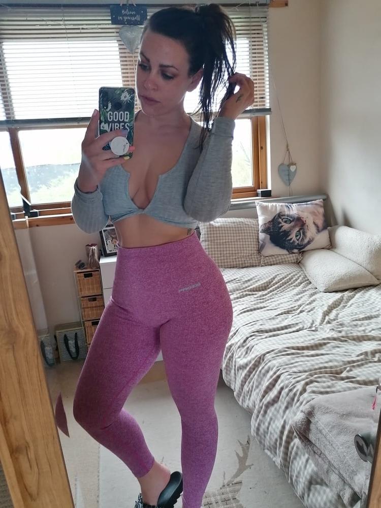 8P Carol. sexy UK MILF Slut