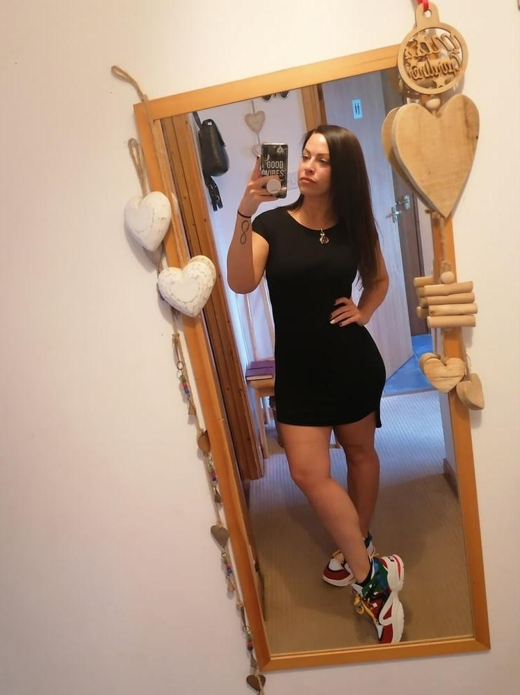 8P Carol. sexy UK MILF Slut