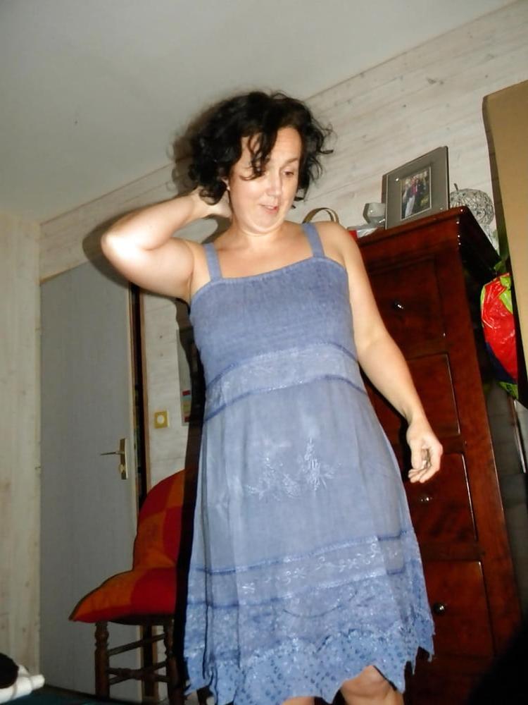 25P Mature Slut Loving To Show All
