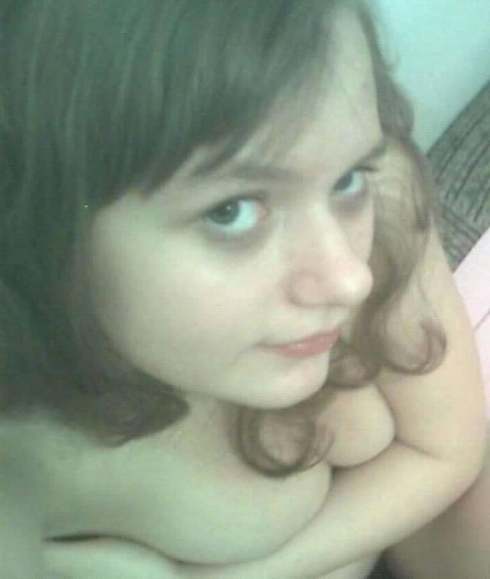 25P Stupid slut dont know - repost this slut and make famous