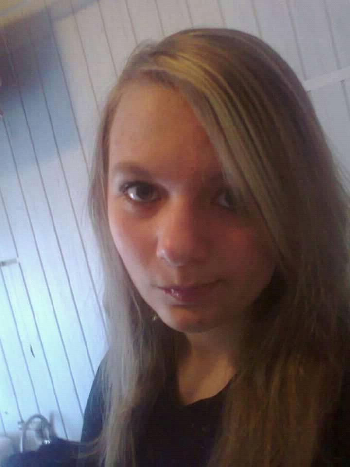25P Stupid slut dont know - repost this slut and make famous