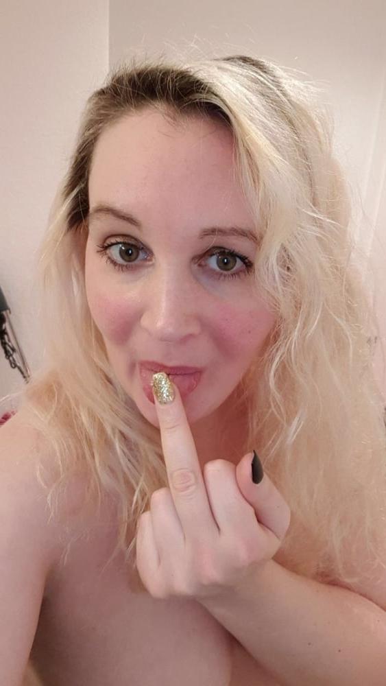 25P Exposed Slut Yvonne