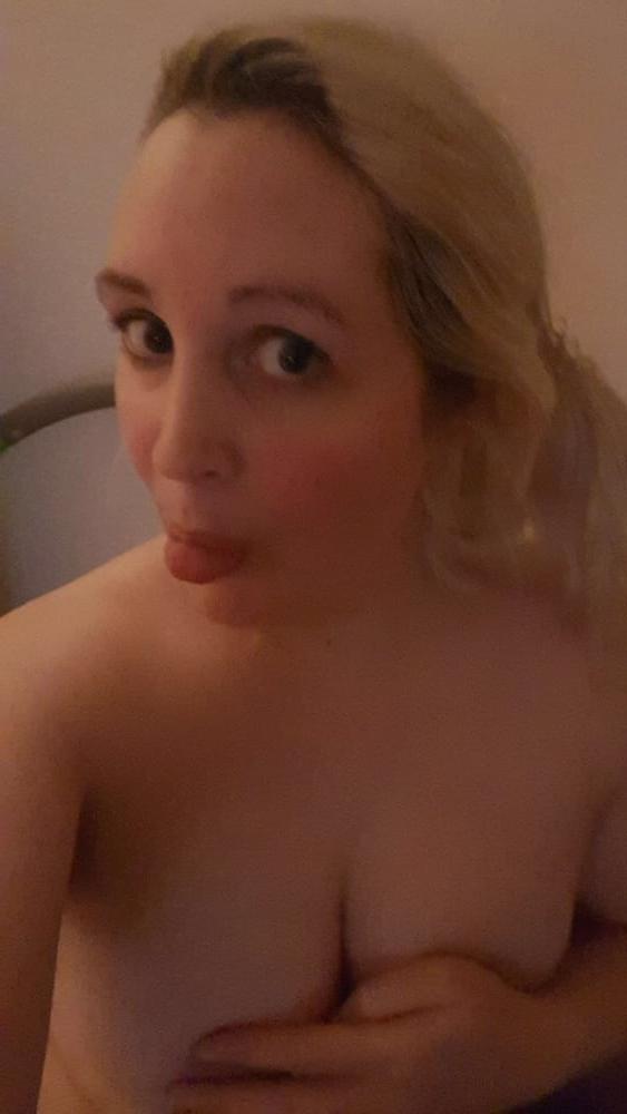 25P Exposed Slut Yvonne