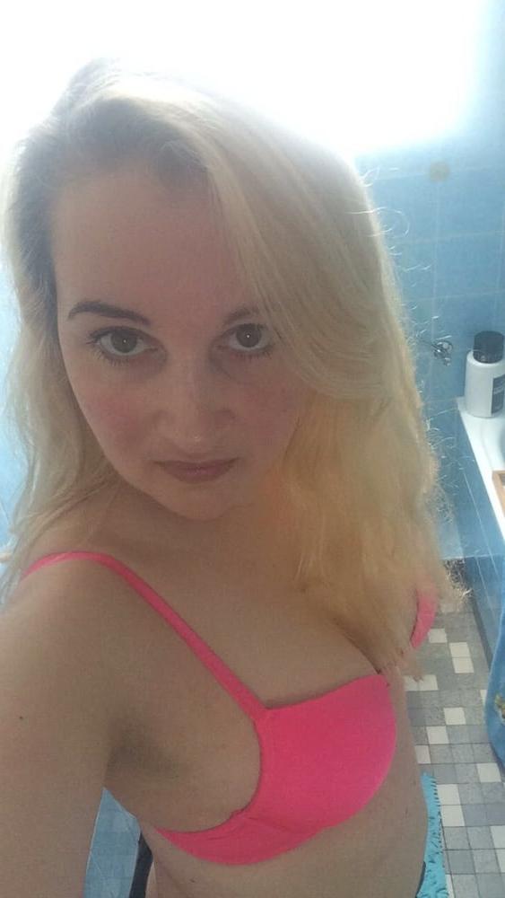 25P Exposed Slut Yvonne