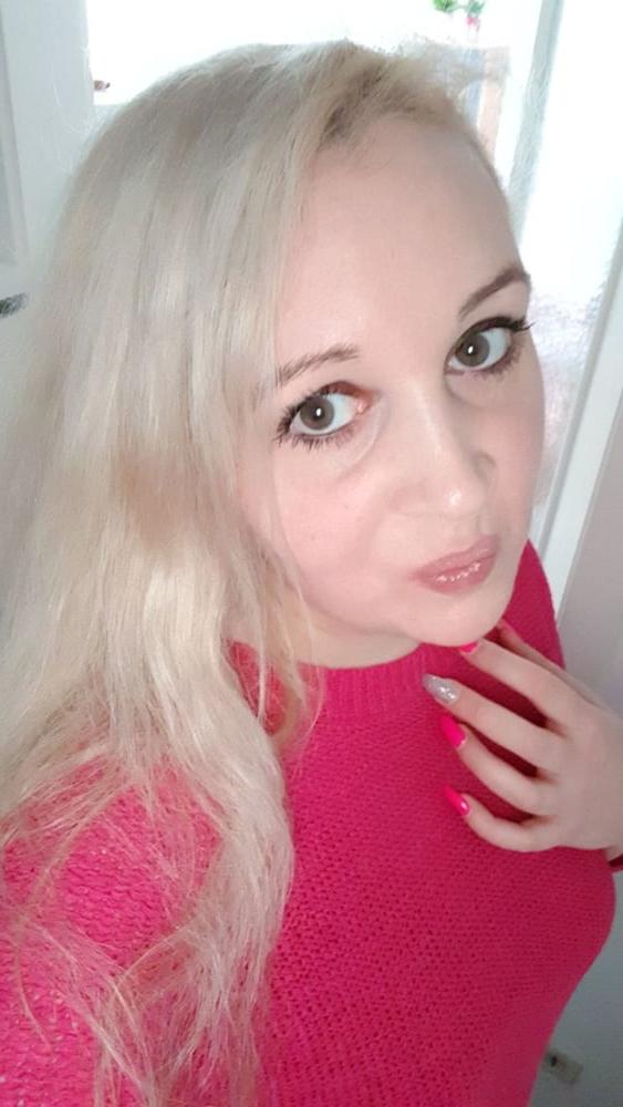 25P Exposed Slut Yvonne