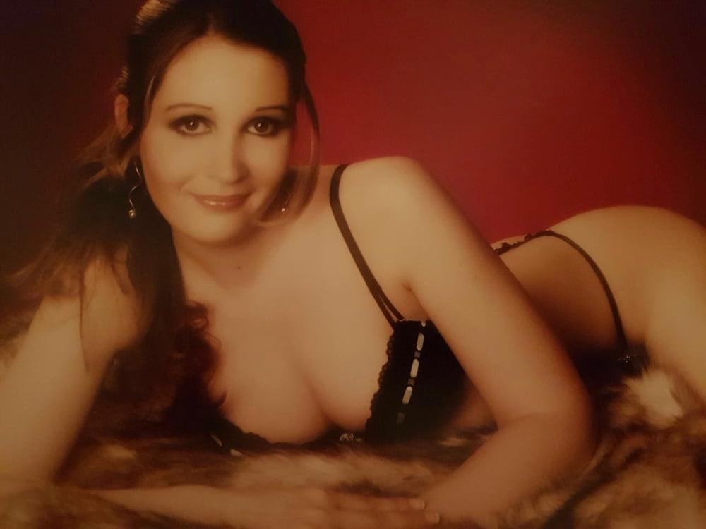 25P Exposed Slut Yvonne