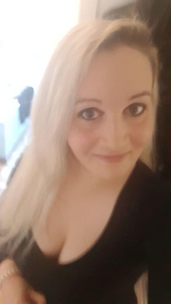 25P Exposed Slut Yvonne