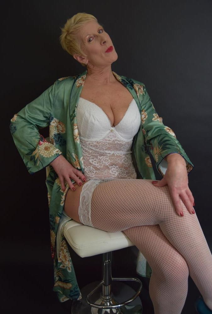 25P Diane, sexy UK MILF Slut