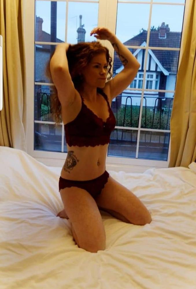 9P Cherry, sexy UK Ginger MILF Slut