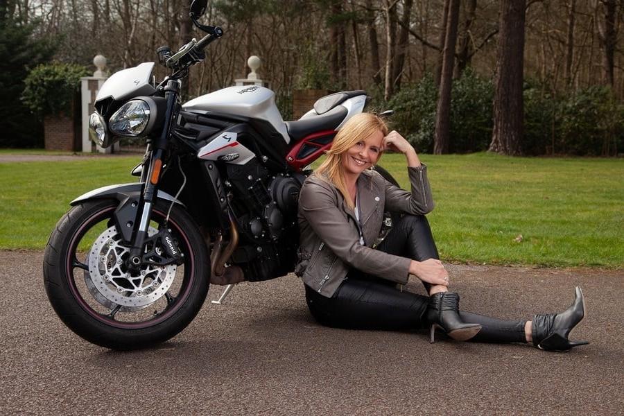 24P Kathryn, sexy UK MILF Slut