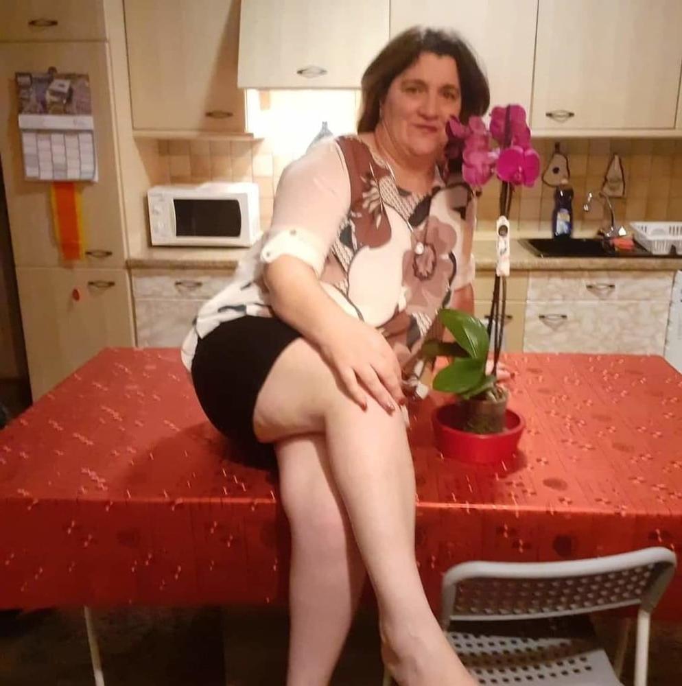 17P Slut mature Gloria