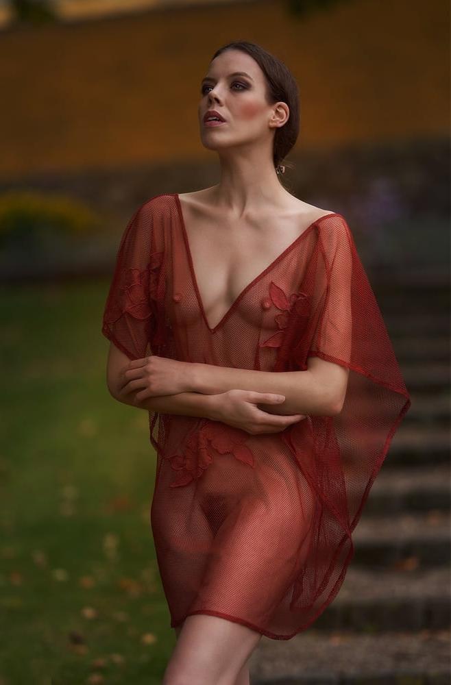 23P SEE THROUGH 16