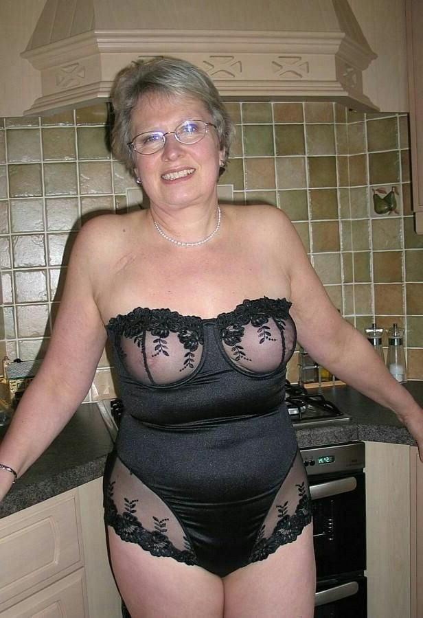 25P Non Nude Mature