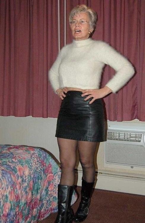 25P Non Nude Mature