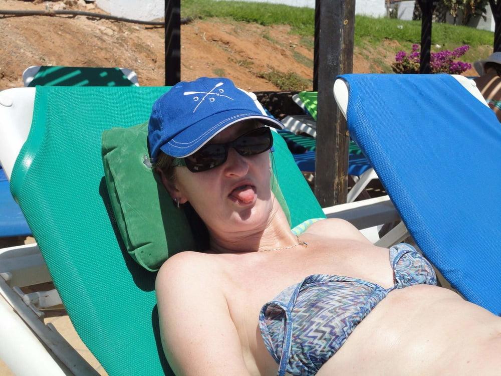 25P Exposed Whore Sarah &amp; Andy from UK