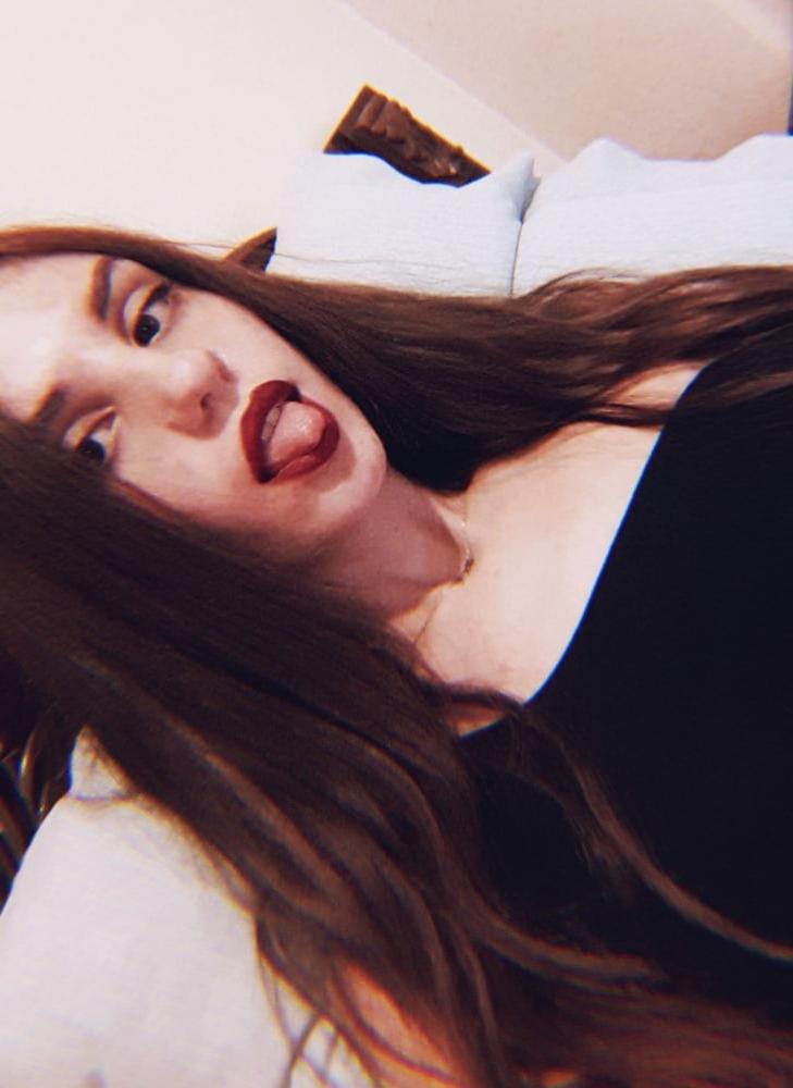 25P Hot slut from Greece