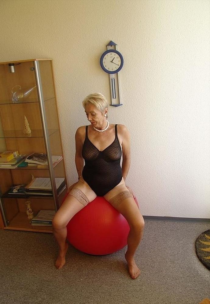 25P Exposed Whore Francesca from France