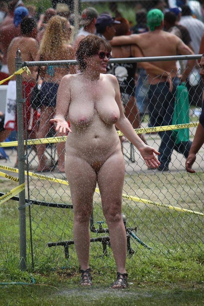 25P Mature Wives 208