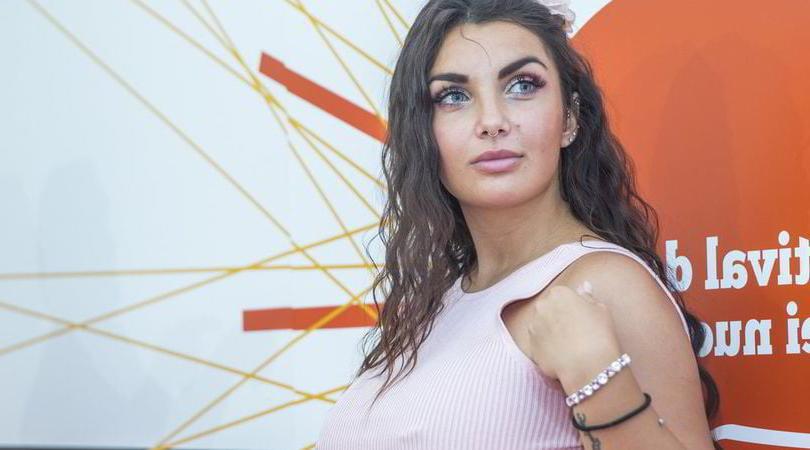 17P Elettra Lamborghini hot slut