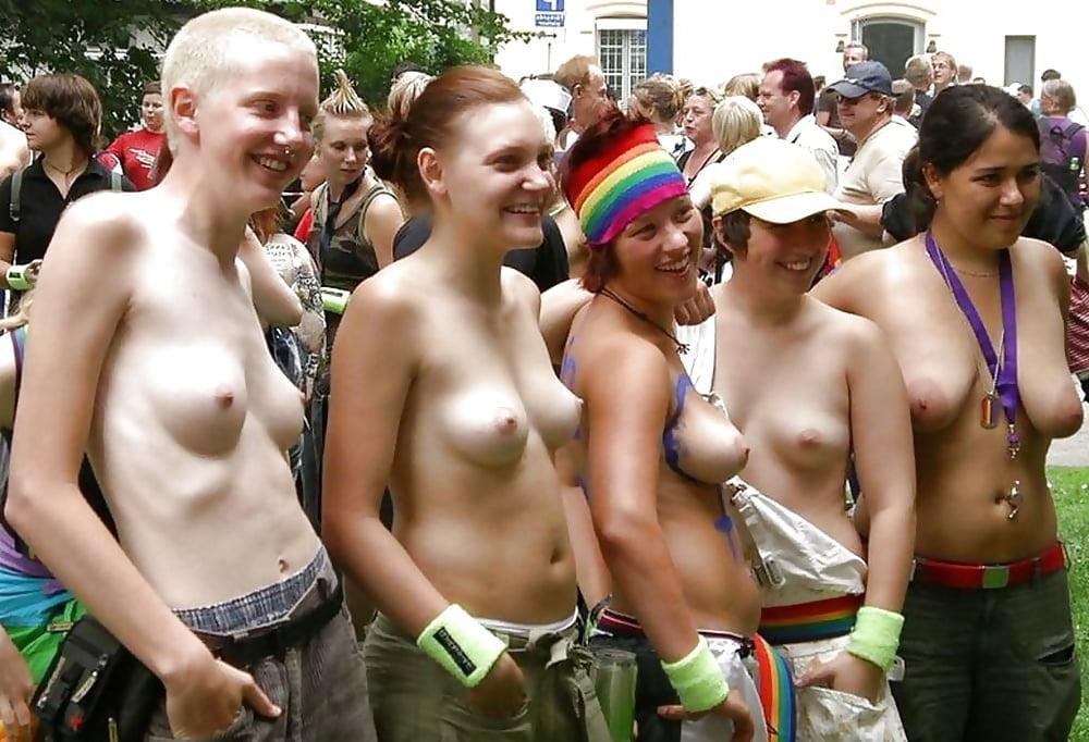 25P Beautiful nudists