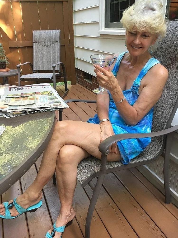 25P Mature Ladies Dressed But Sexy 110