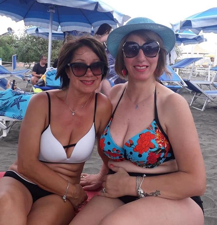 25P Mature Ladies Dressed But Sexy 110