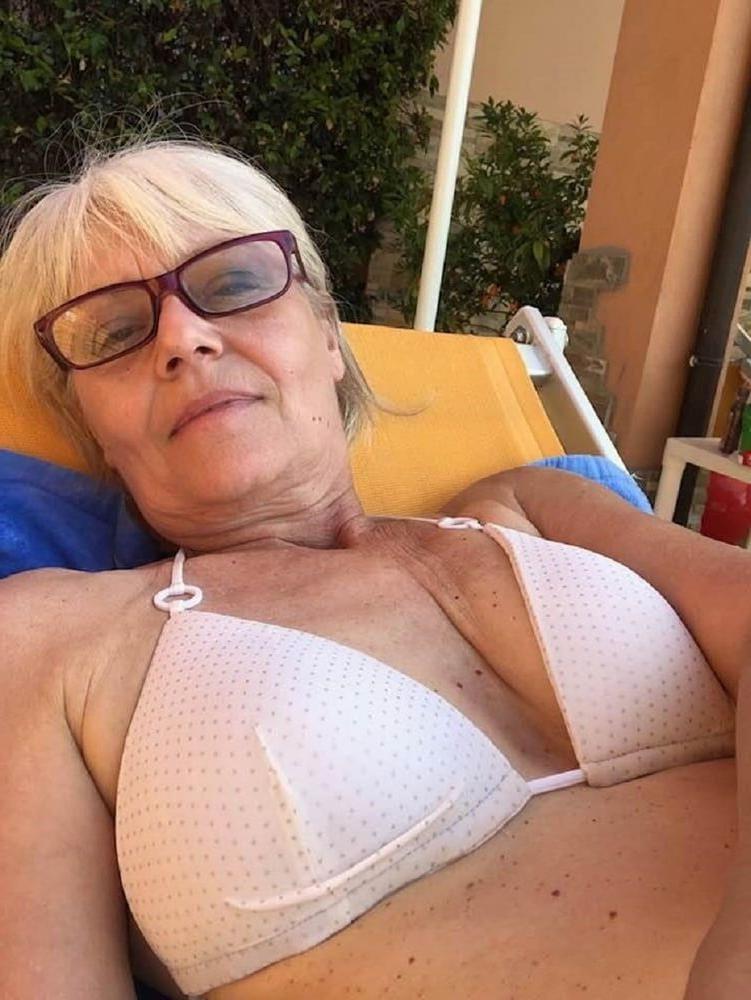 25P Mature Ladies Dressed But Sexy 110