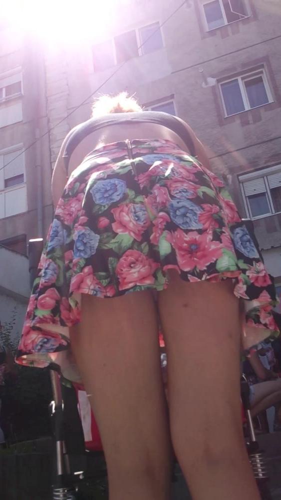 7P young gipsy slut upskirt